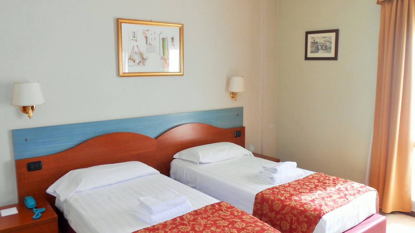 Hotel-Riviera-Fiumicino-Camera-da-letto-doppia
