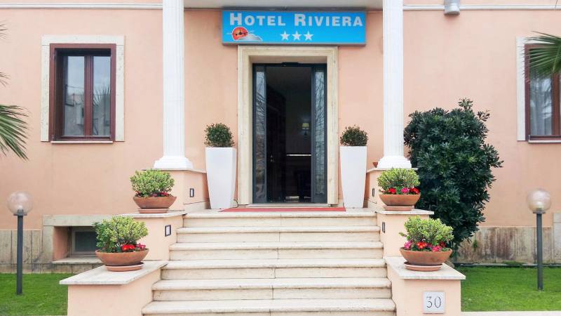 Hotel-Riviera-Fiumicino-Rome-entrance-1